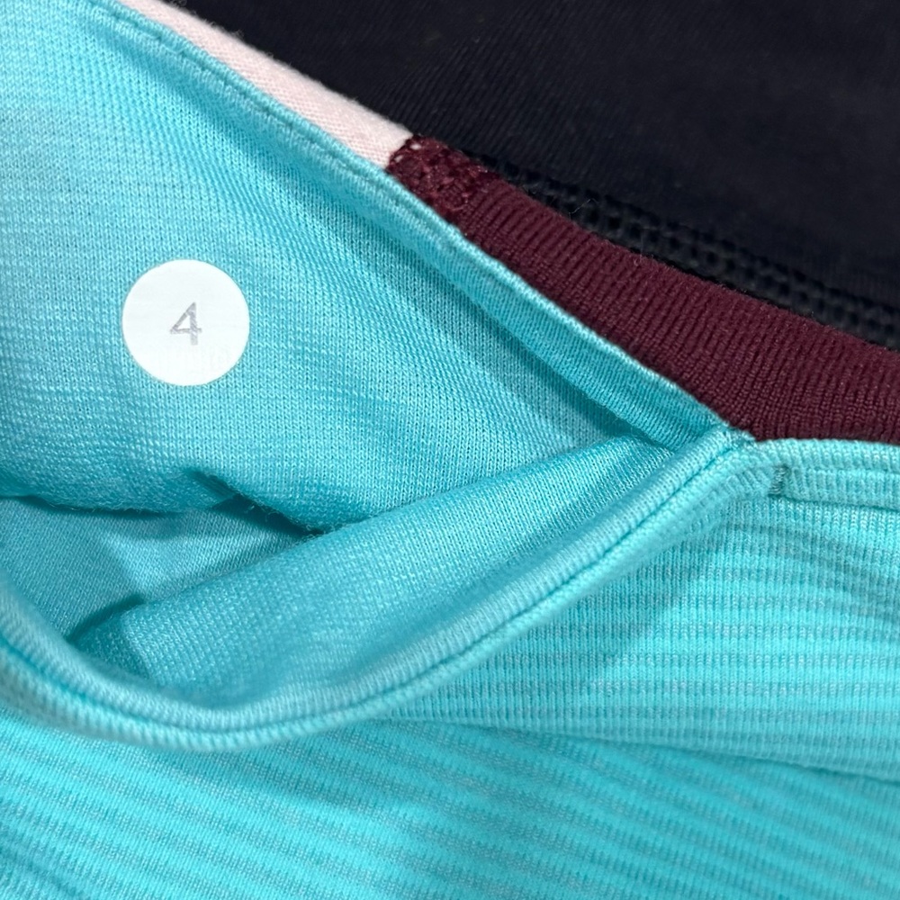 Lululemon Boogie Short
Black / Tonka Stripe Angel Blue / Size 4 - Picture 6 of 7